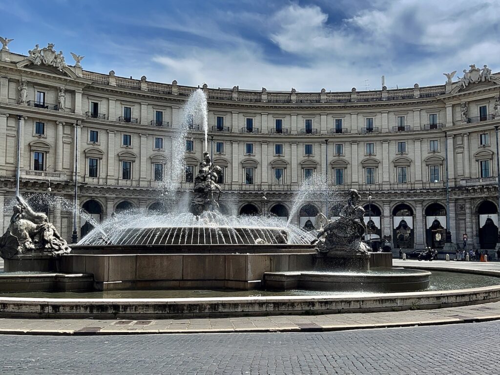 The tour meets in front of the Anantara Palazzo Naiadi in the Piazza della Repubblica.
